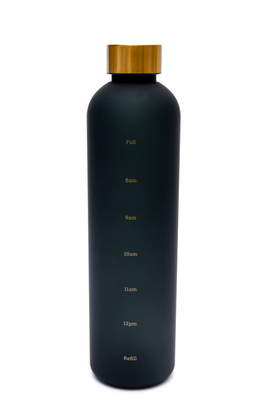 Sippin' Pretty 32oz Translucent Water Bottle in Black & Gold